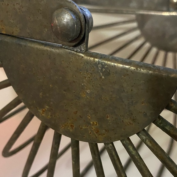 Vintage metal basket - Picture 7 of 9